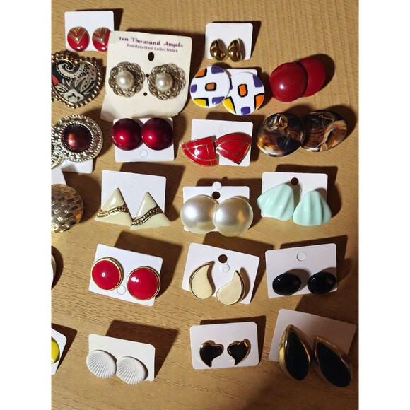 50 Pair Vintage Style Earring Lot 80s 90s Enamel Gold Button Studs - Picture 3 of 6